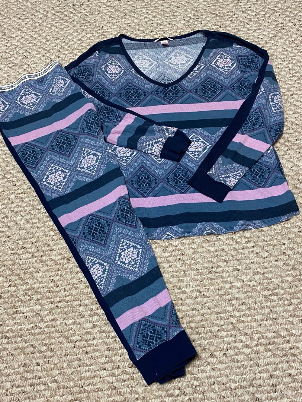 VICTORIA'S SECRET PAJAMAS - XL